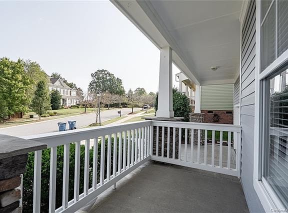 3rd image of 708 Richland Dr