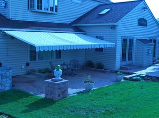 702 Thornberry Dr, Harleysville, PA 19438