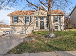 4707 Switzer Rd, Shawnee, KS 66203