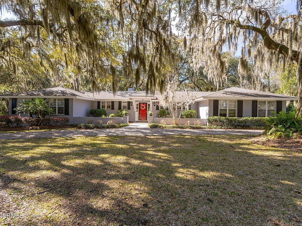 1st image of 127 Spanish Point Drive