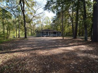 150 N McMurrey Rd, Coldspring, TX 77331