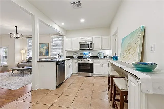 2831 Calhoun St — Photo 18