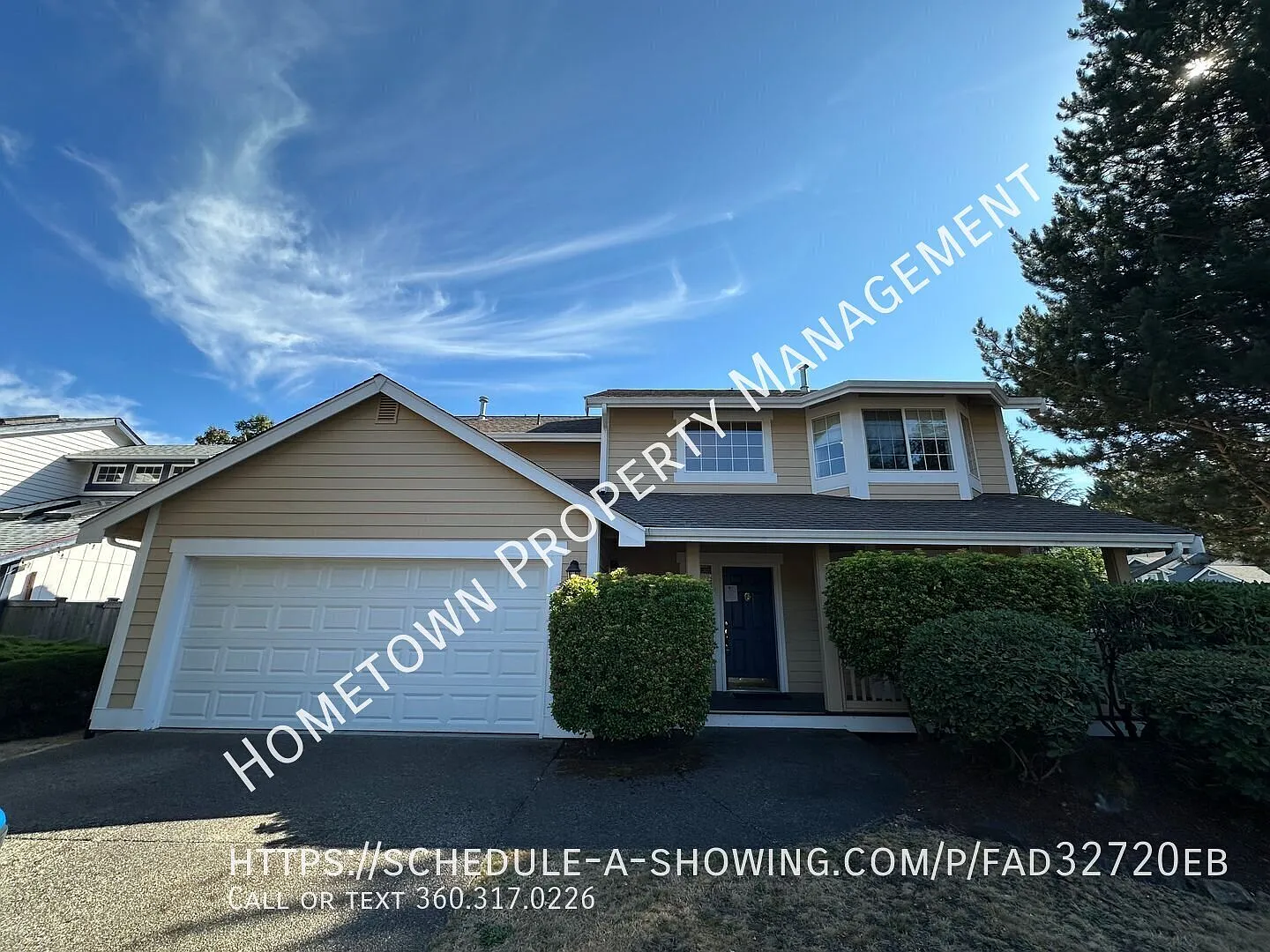 Beautiful 3 Bedroom + Bonus Room in Lacey! Available Now! — Photo 1