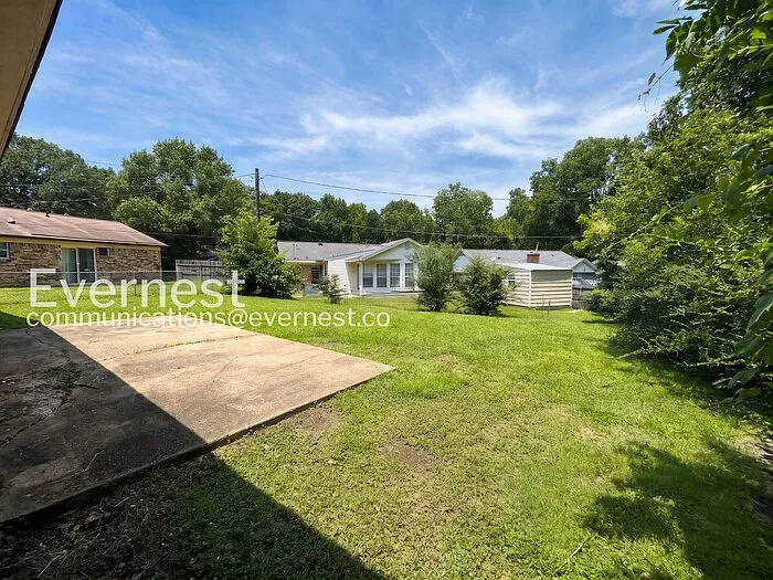 2372 Ashland Dr — Photo 19