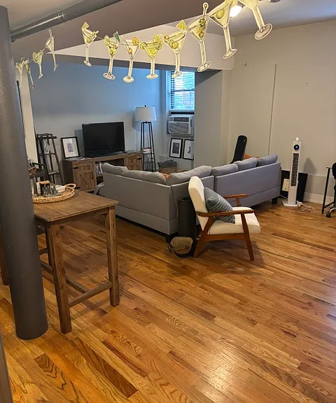 2901 N Mildred Ave — Photo 2