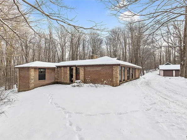 7516 Bluegrass Blvd, Fabius, NY 13063