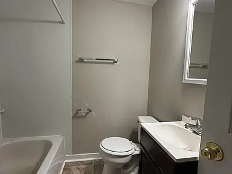4807 Center Dr — Photo 7