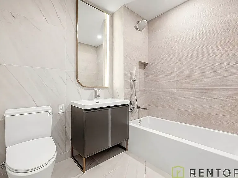 960 Franklin Ave #269 — Photo 5