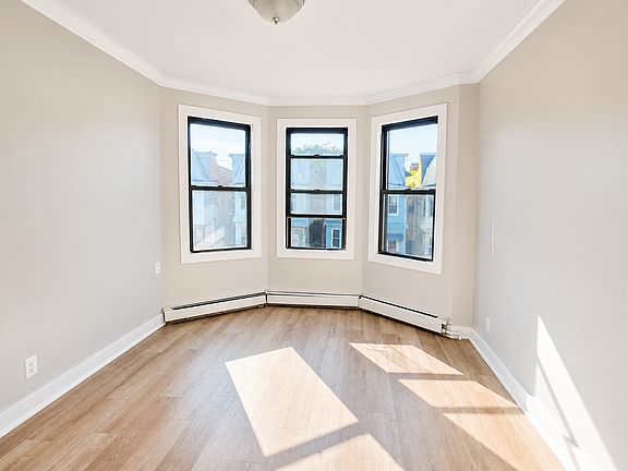 4th image of 122 Randolph Ave #3RA