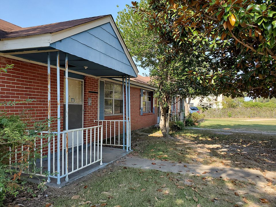 2nd image of 805 Avenue A APT A