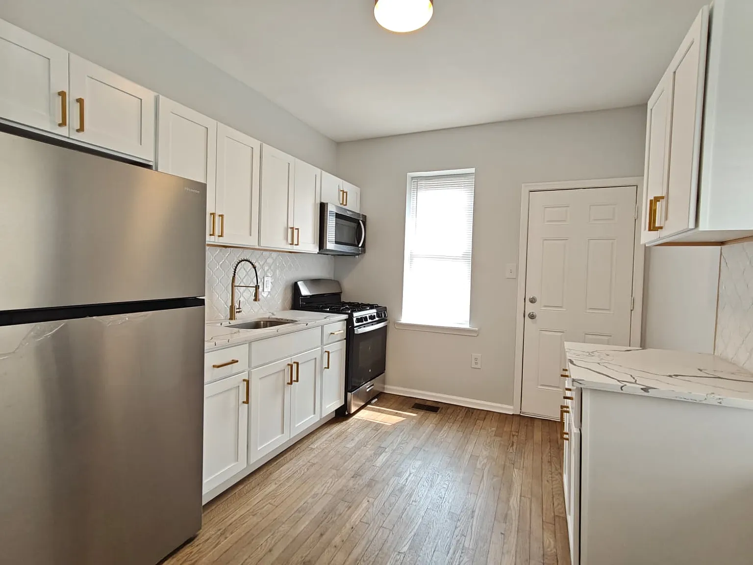 Stunning Home Available Now! — Photo 3