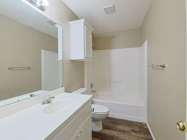 3211 109th St #B — Photo 29