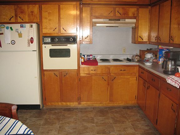 5th image of 245 Gladeview Dr