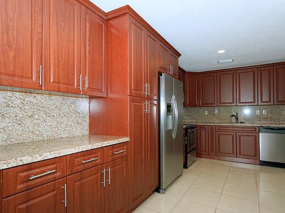 3rd image of 8847 W Sunrise Blvd
