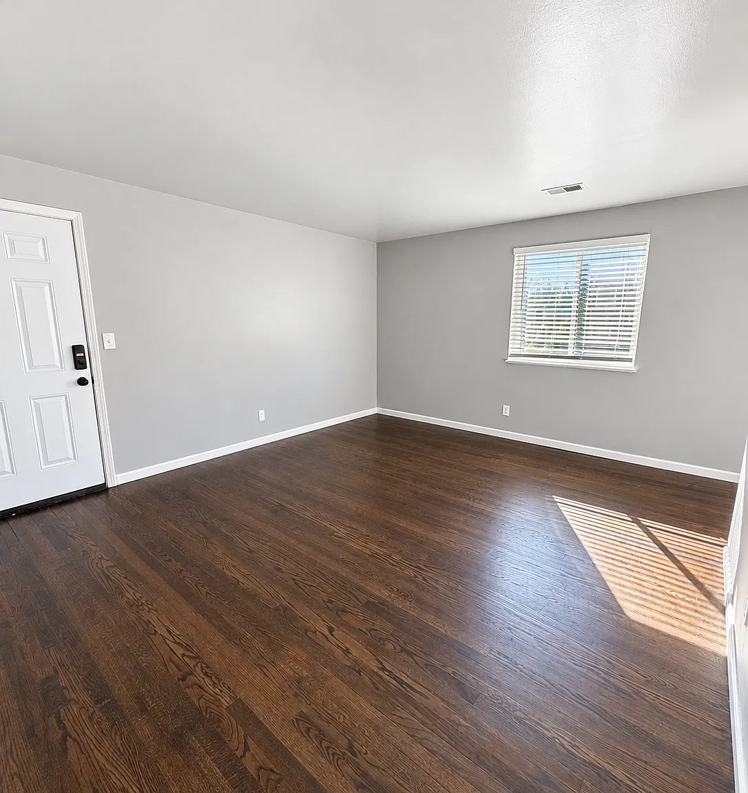 2 bed, 1100 sqft, $1,250 — Photo 4