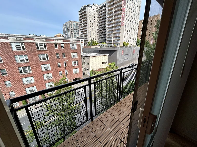 1323 Boren Ave #607 — Photo 8