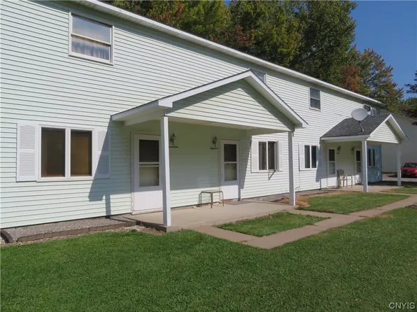 17 Railroad St, Whitesboro, NY 13492