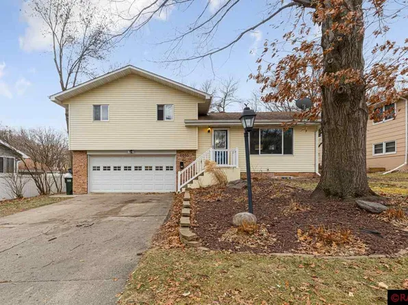 1010 Allison Ln, Saint Peter, MN 56082