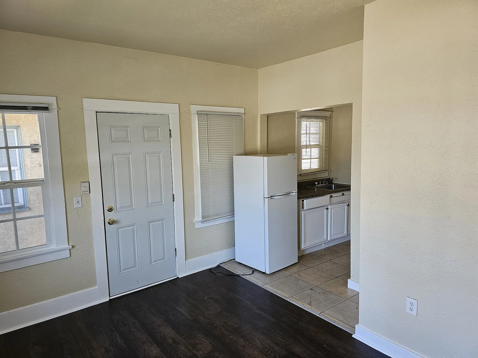 1 bed, 350 sqft, $1,650 — Photo 4