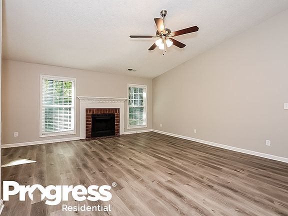 3rd image of 940 Misty Creek Ct