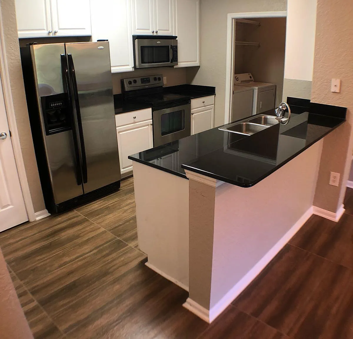 8539 Gate Pkwy W — Photo 1