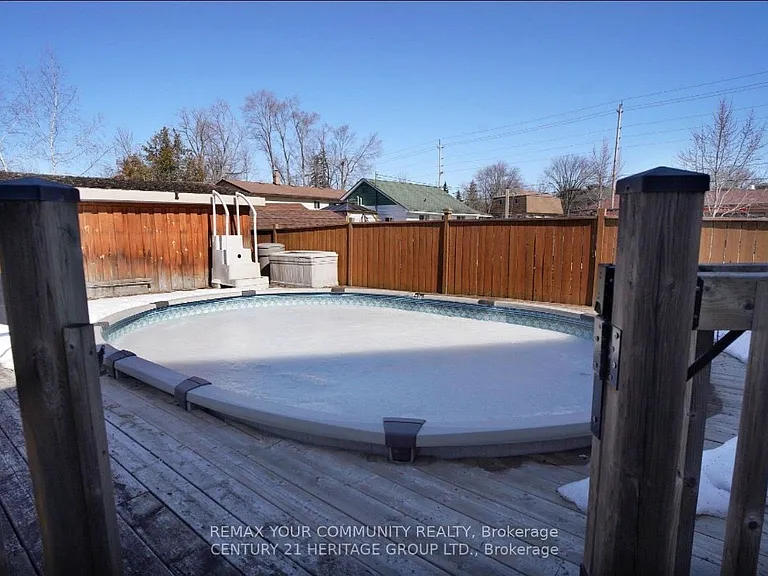 236 Simcoe Ave — Photo 44