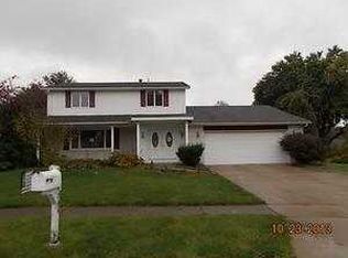 5266 Robinhood Ln, Erie, PA