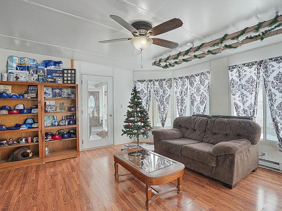 2nd image of 409 Broadway St