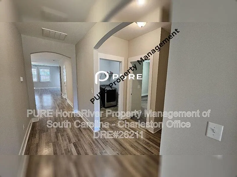 4 bed, 3.0 bath, 2000 sqft, $2,384 — Photo 3