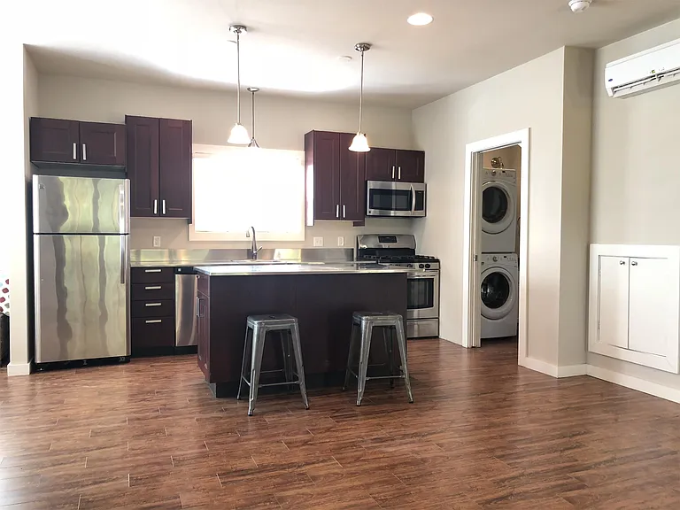 1656 W Neptune St — Photo 4