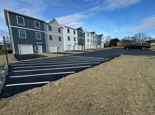 33 Ceramic Dr, Martinsburg, WV 25405