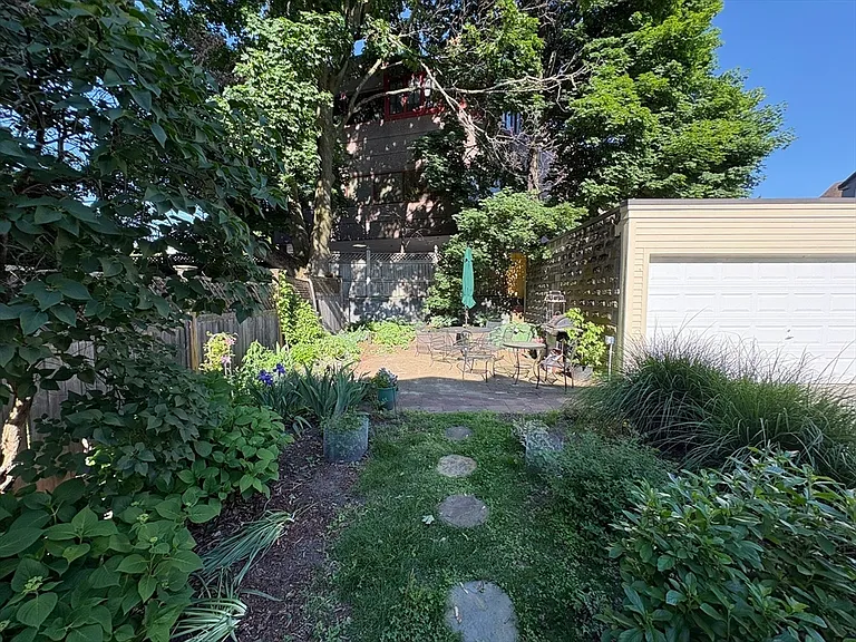 18 Cottage Park Ave #1A — Photo 6
