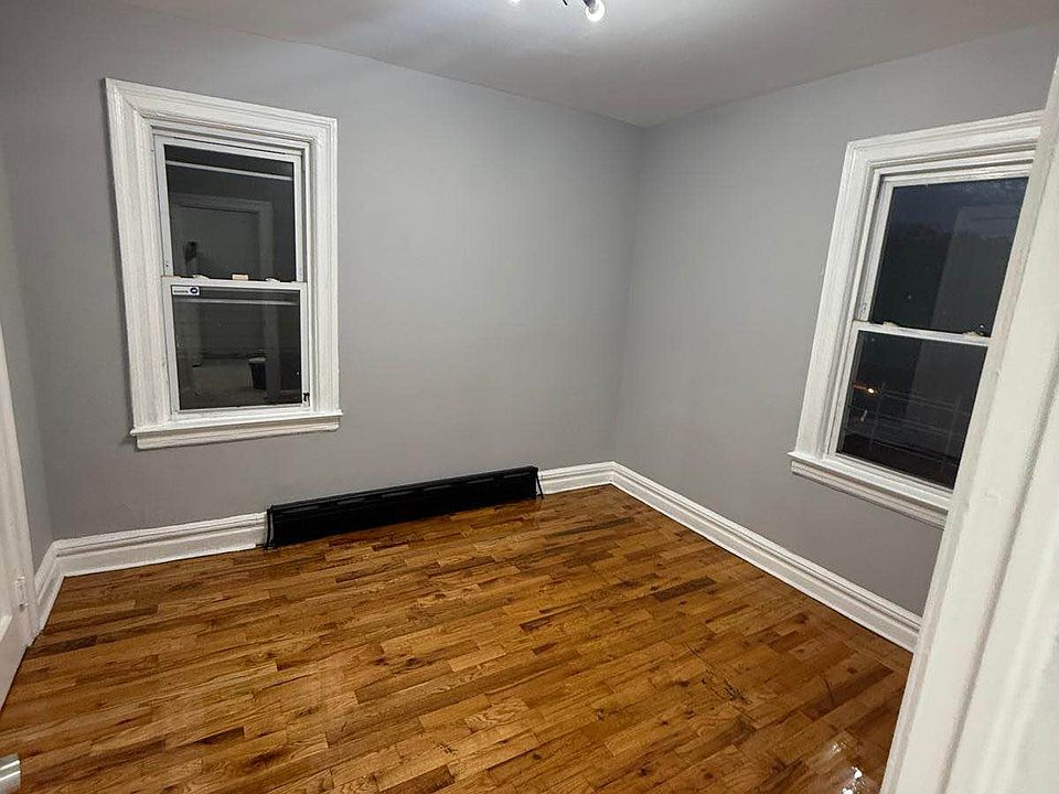 1st image of 174 Corson Ave #2