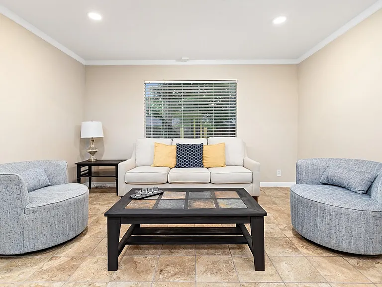 340 Maxwell Dr — Photo 4