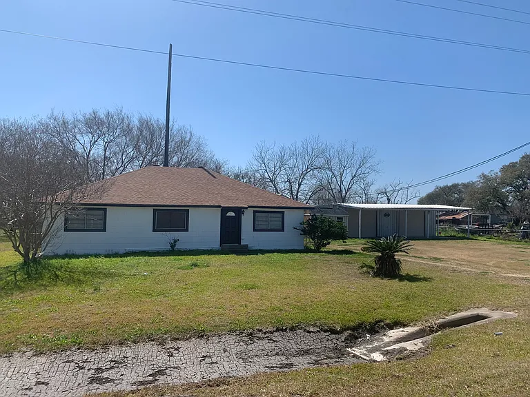10704 State Highway 185 S — Photo 54