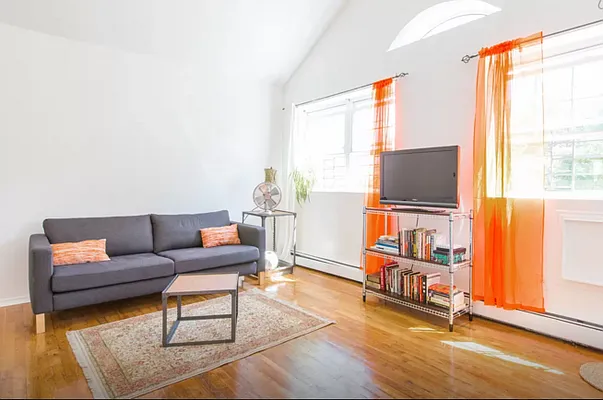 Rented by Arasun Real Estate LLC | media 7