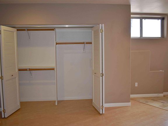 4th image of 346 Metropole Ave #3