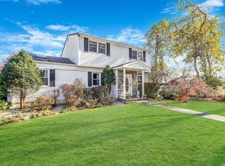 10 Marchant Drive, Saint James, NY 11780