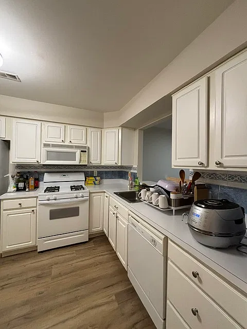 2 bed, 2.5 bath, 1350 sqft, $2,700 — Photo 2