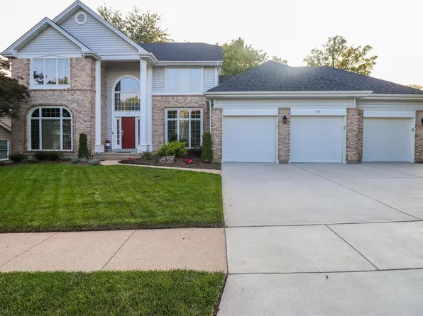 319 Berry Bush Ct, Ballwin, MO 63011