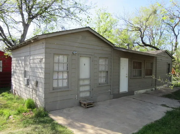 617 En 18th St APT B, Abilene, TX 79601