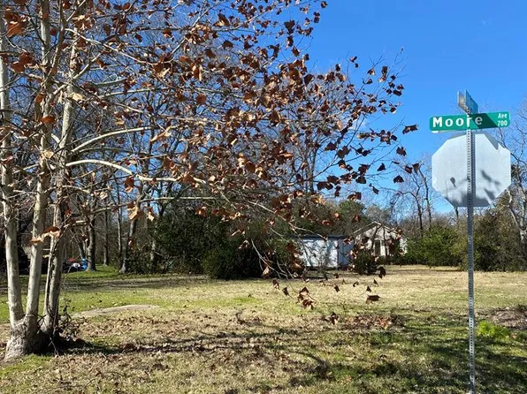 706 Moore Ave, Lufkin, TX 75904