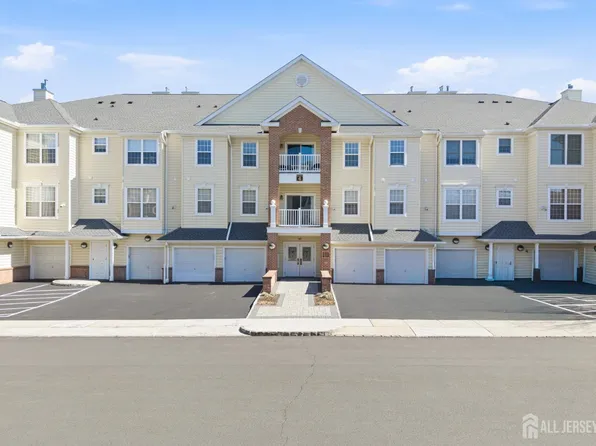 2103 Avery Ct, Somerset, NJ 08873