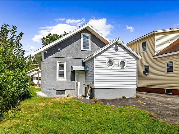 4th image of 1305 Oak St