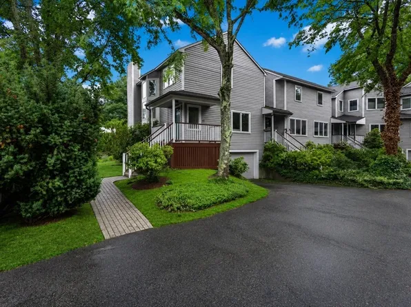 41 Murray Rd #41, West Newton, MA 02465
