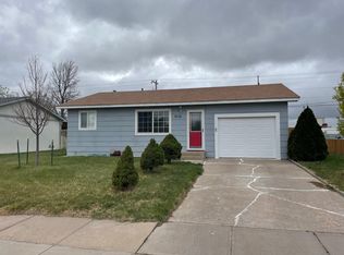 2505 Lee Ave, Garden City, KS 67846