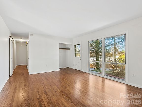 2nd image of 51 W Chapel Rd