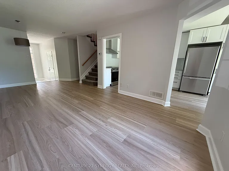551 Wild Shore Cres — Photo 4