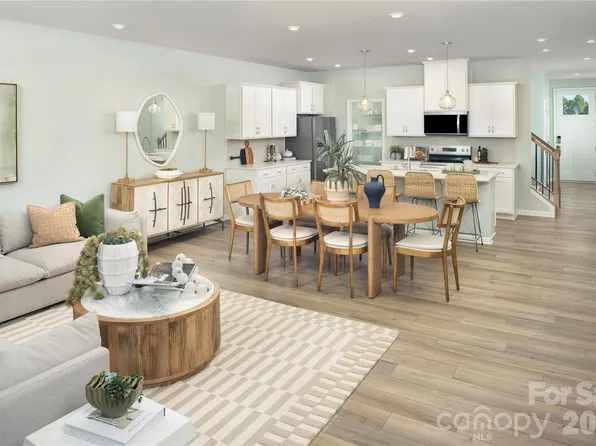 1304 Vibrant Rd, Charlotte, NC 28215