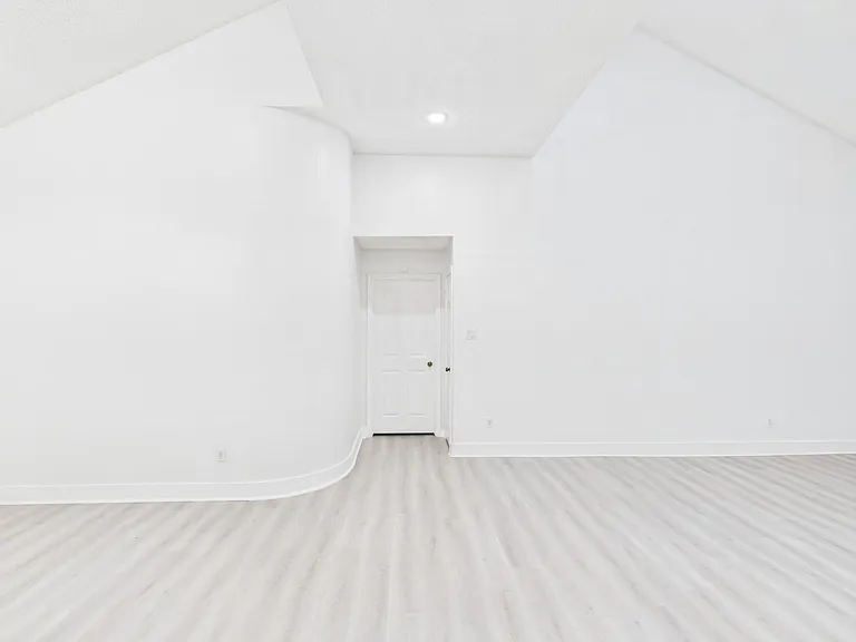 7610 Hopewell Ln — Photo 12